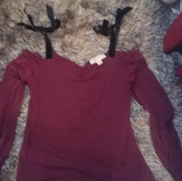 *SOLD* Michael Kors Top - Picture 3 of 3